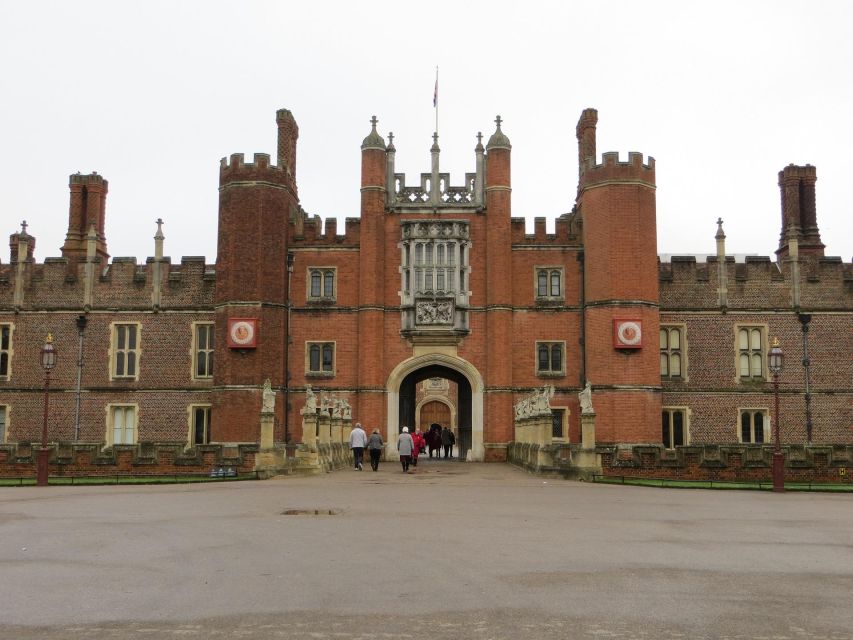 Hampton Court Palace Private tour With Fast Track Entry - A Half-Day Private Tour That Turns Hampton Court Into a Real Plan