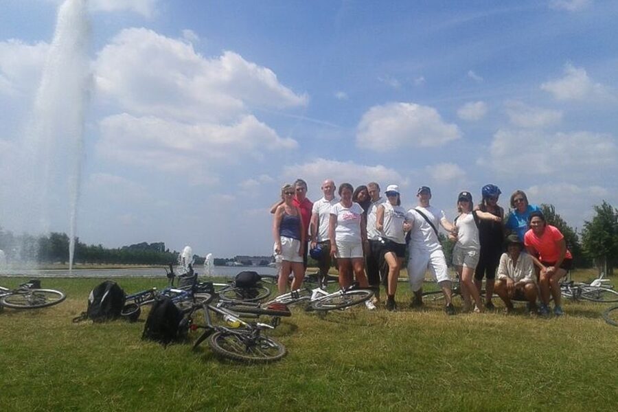 Hampton Court Palace: River Thames Bike Tour - Why a Thames bike tour ends at Hampton Court Palace