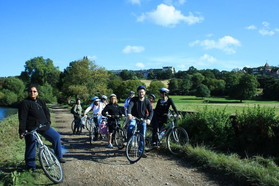 Hampton Court Palace: River Thames Bike Tour - The 800-year-old market stop for lunch supplies
