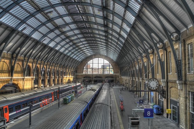 Harry Potter Film Locations Guided Walking Tour - King’s Cross Station and Platform 9 3/4: the photo moment you plan around
