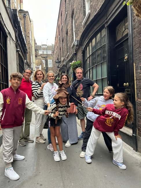 Harry Potter in full in Spanish all over London! - Hogwarts House Sorting: Fun, Fast, and Surprisingly Personal