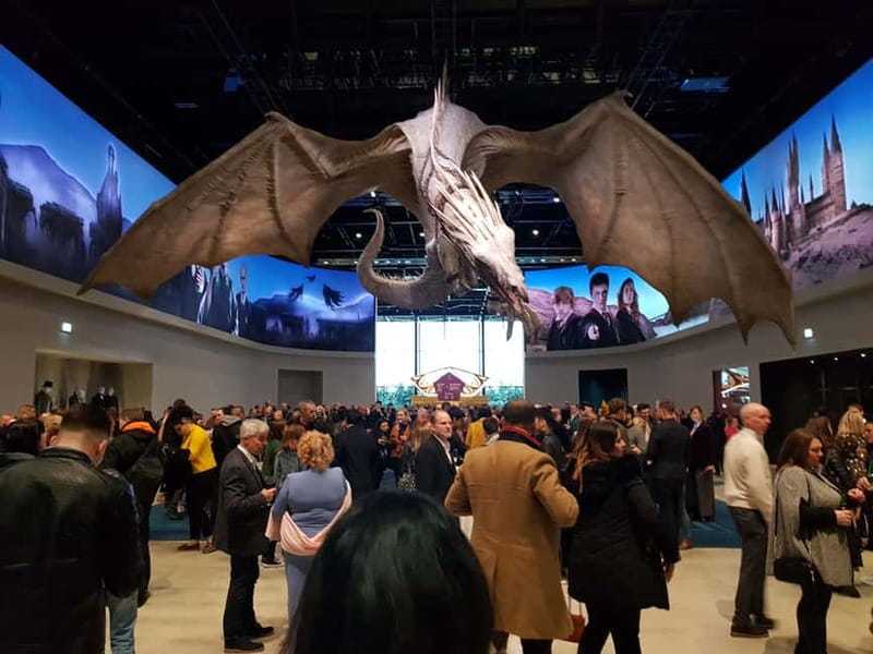 Harry Potter Studio Ticket & Tour of London Film Locations - Small gotchas to know, from tight breaks to tours that run backwards