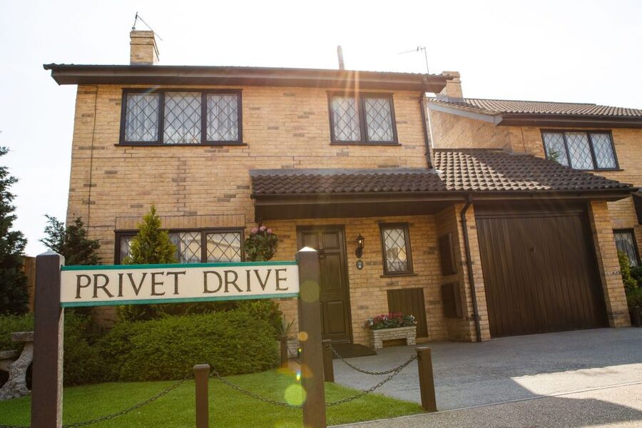 Harry Potter: Warner Bros. Studio Tour from King's Cross - The bus ride: included Wi-Fi and the comfort reality