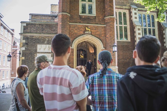 Hidden London Walking Tour - More Than the Stops: Alleyways, Side Stories, and Photo Breaks