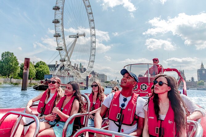 High-Speed Thames River Speedboat in London - The high-speed stretch around Canary Wharf and Docklands