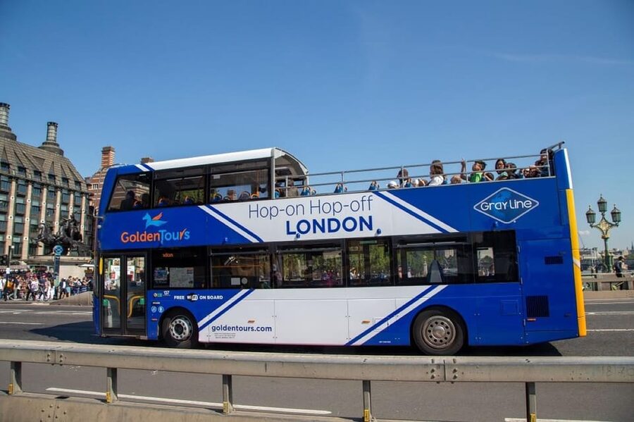 Hop-on Hop-off London Bus Tour & The London Dungeon - Golden Pass at Waterloo, starting with The London Dungeon