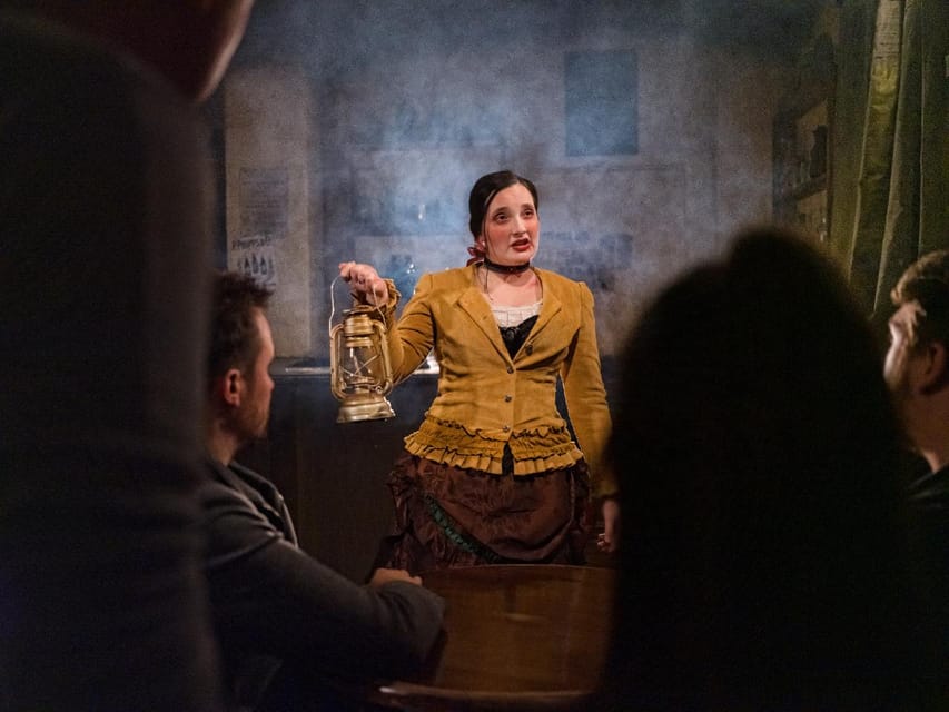 Hop-on Hop-off London Bus Tour & The London Dungeon - Pairing bus sightseeing with your Dungeon timeslot (without rushing)