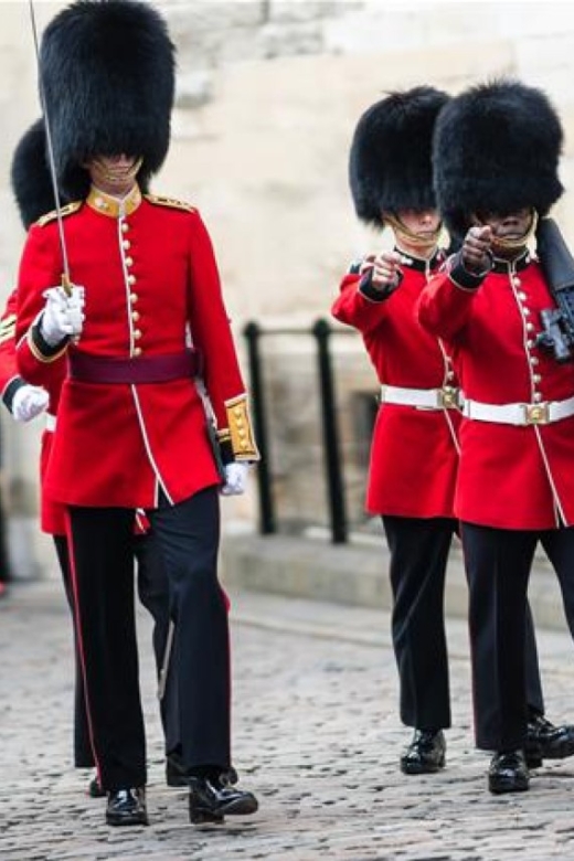 Hop on Hop off London Bus Tour & Tower of London - How the Red, Blue, and Orange routes help you plan your day