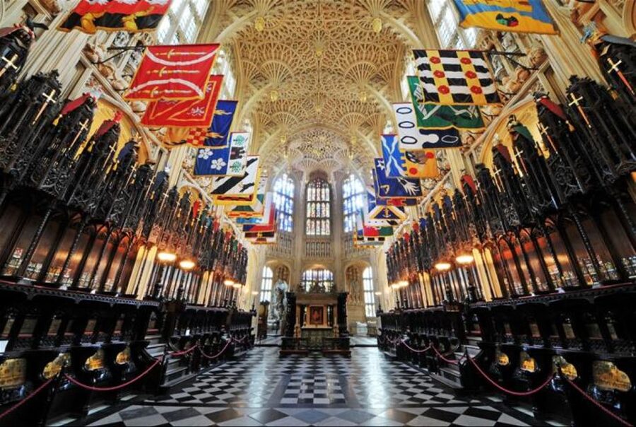 Hop-on Hop-off London Bus Tour & Westminster Abbey - Westminster Abbey entry: what you should focus on inside