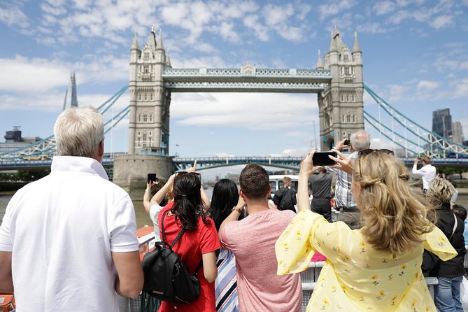 Hop-On Hop-Off Sightseeing River Cruise on the Thames - Onboard Experience: Seating, Deck Choice, Toilets, and the Bar
