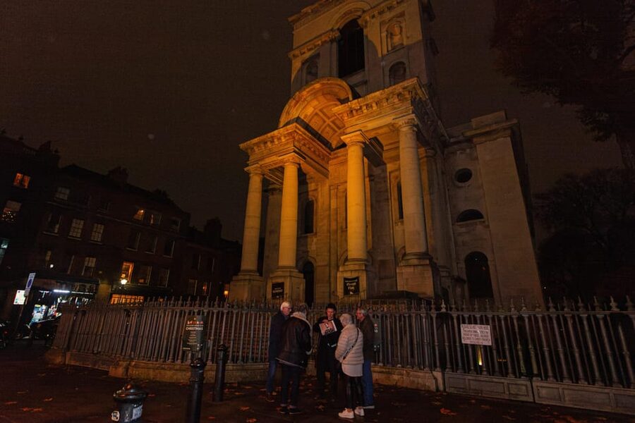 Jack the Ripper Walking Tour: Murder, Mystery, & the Women - The investigation, the leading suspects, and the reason the truth stayed buried