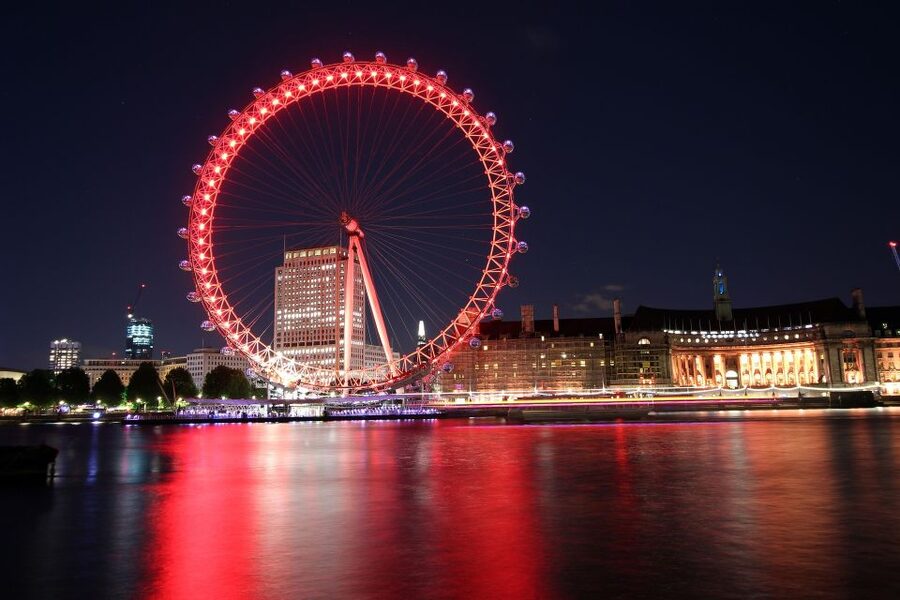 Layover London Private Tour from Heathrow Airport - St Paul’s Cathedral and the switch from royal sites to city views
