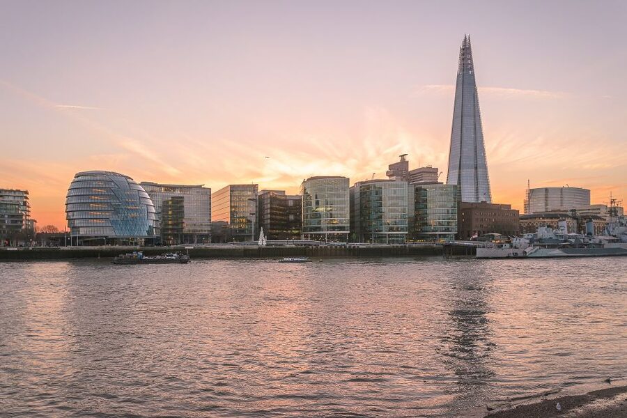 Layover London Private Tour from Heathrow Airport - Tower of London and Tower Bridge, your final iconic photo run