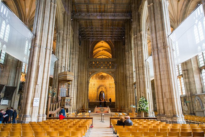 Leeds Castle, Cliffs of Dover and Canterbury Day Trip from London with Guided Cathedral Tour - Canterbury Cathedral: Gothic Grandeur Plus a Guided Story You Can Hear