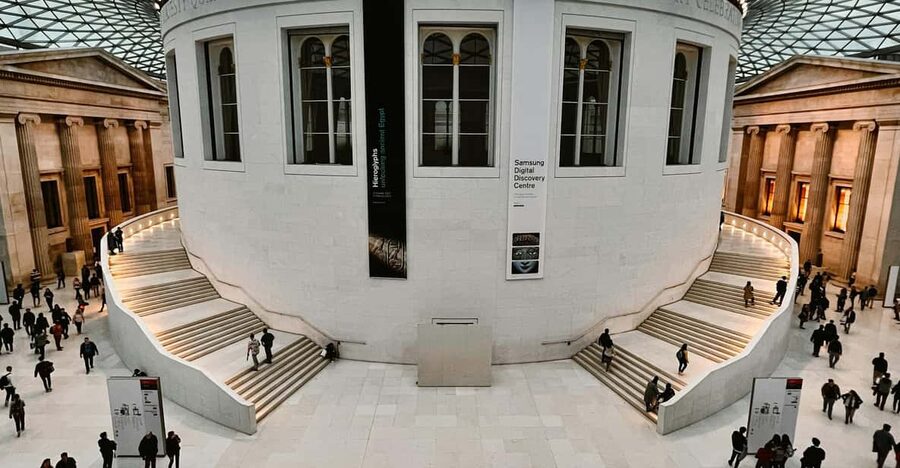 London: 2-Hour Guided Tour of the British Museum - Languages and guide style: how to get the most from the 2-hour window