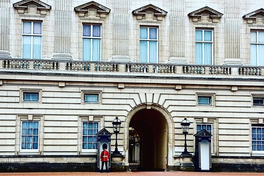 London: 30 London Sights Guided Walking Tour - Comfort Tips That Make a Big Difference on a Walking Plus Tube Tour