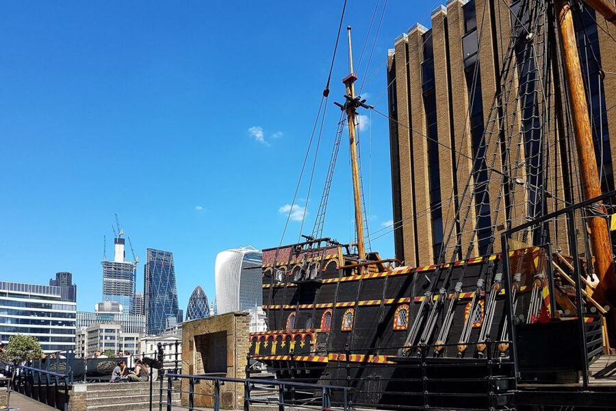 London: 30 London Sights Guided Walking Tour - Borough Market and London Bridge: Food Energy and Thames Power