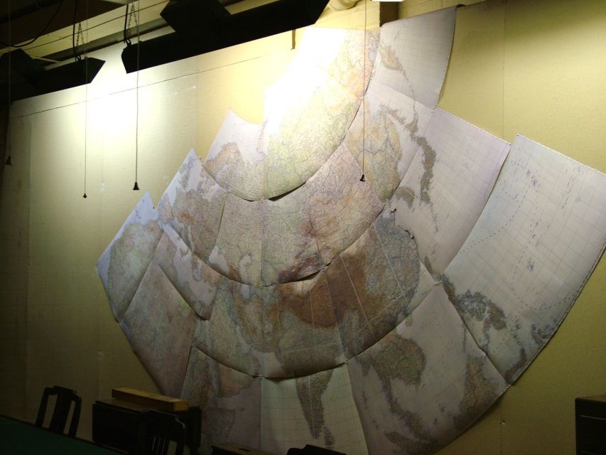 London: 30 Top Sights and Churchill War Rooms Tour - London Bridge Area Icons: Shakespeare, the Tower, and the River Edge