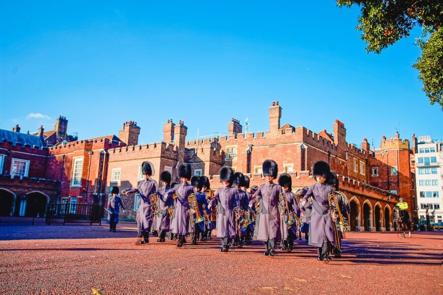 London: 30 Top Sights and Churchill War Rooms Tour - Buckingham Palace, Trafalgar Square, and Whitehall: The London You Came to See