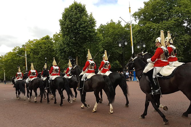 London 30 Top Sights with Fun Local Guide - Borough Market and London Bridge: where the day turns from monuments to atmosphere