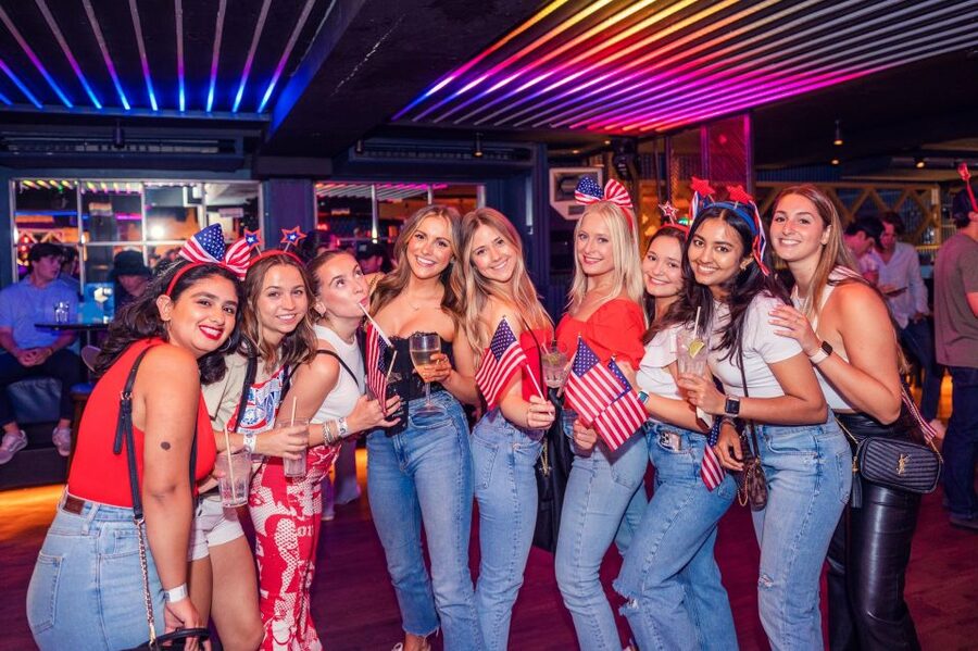 London: 4 Soho Nightclubs Crawl - Stop Four: Finish Strong and Bring Home the Digital Photos