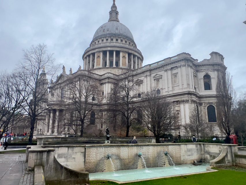 London: 5-Hour Private Tour with Pickup - Tower Bridge and Tower of London, the river and the fortress in one hit