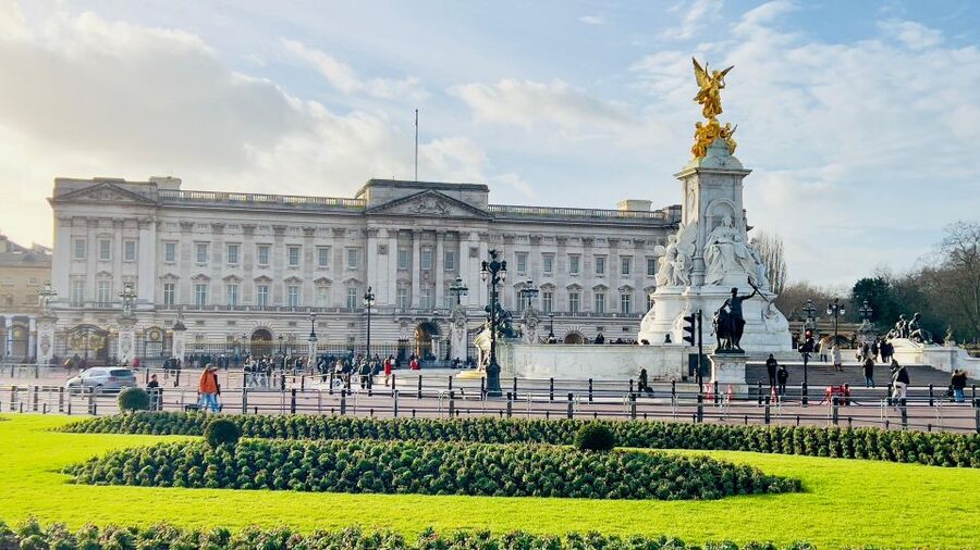 London: 5-Hour Private Tour with Pickup - St Paul’s Cathedral to Covent Garden, grand architecture and street life