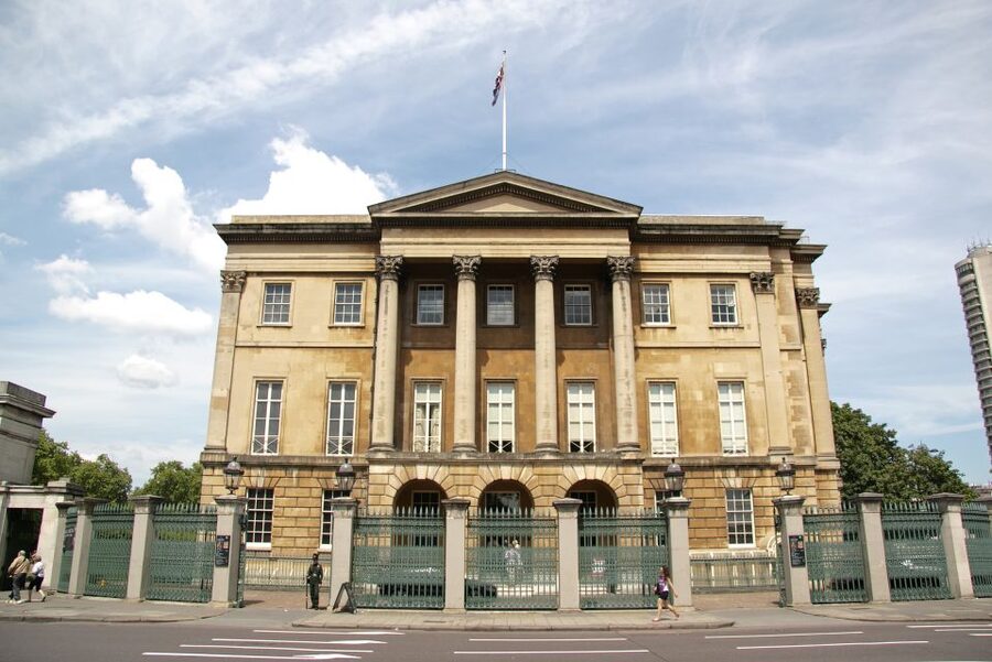 London: Apsley House Entry Ticket - Walking into the Duke’s former home, room by room