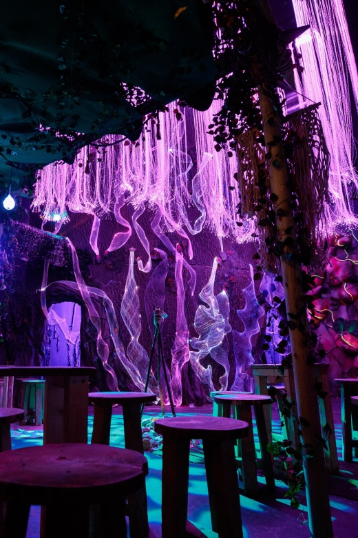 London: Avora New World Cocktail Experience with 3 Cocktails - Gateway to Avora: Projections, Set Design, and Actor Interaction