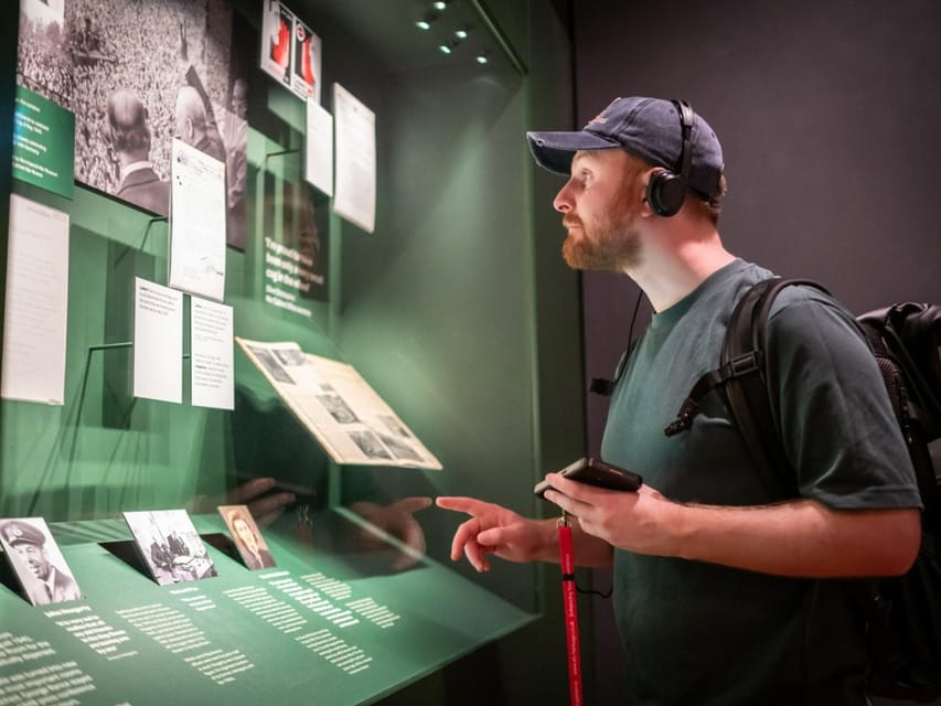 London: Big Ben, Churchill War Rooms & Buck'ham Palace Tour - The 10am Changing of the Guard: when it happens, and how to plan