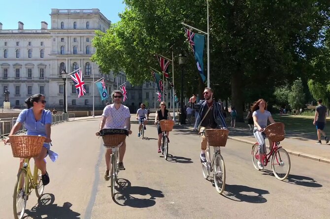 London Bike Tour: Landmarks, Secret Gems, Pub Stop & Street Art - Trafalgar Square to Covent Garden: monuments, markets, and a pause that feels local