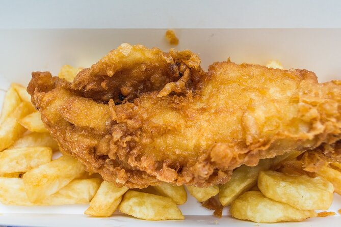 London Bridge & Borough Market Food Tour with 7 Authentic Dishes - Stop 3: Fish and chips, plus the chips versus fries lesson