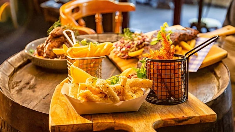 London: British Food Treasure Hunt With Gourmaze - London Bridge clues, pub meeting point, and why this feels like a game