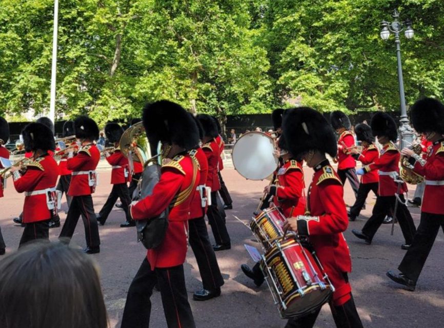 London: Buckingham, Big Ben & Westminster Abbey Tour - Why this Westminster and Guard tour feels efficient in London