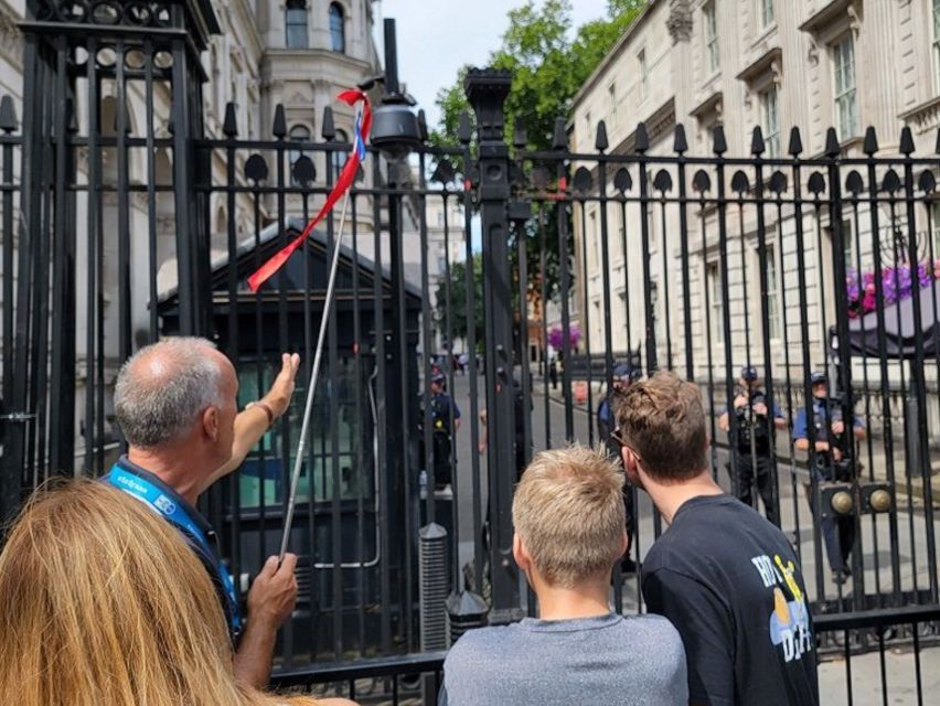 London: Buckingham, Big Ben & Westminster Abbey Tour - Small group size and headsets: not a luxury, a comfort tool