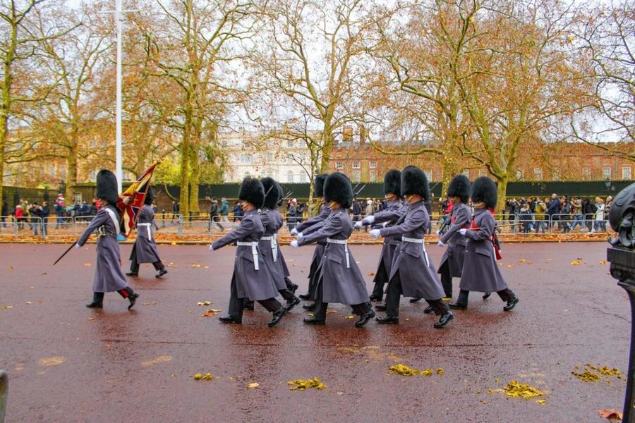 London: Buckingham Palace & Changing of the Guard Experience - Price and value: why $26 for a guided royal walk can make sense