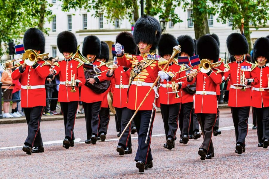 London: Buckingham Palace Entry & Changing of the Guard Tour - Meeting at Duke of York Column, and How to Find It Fast