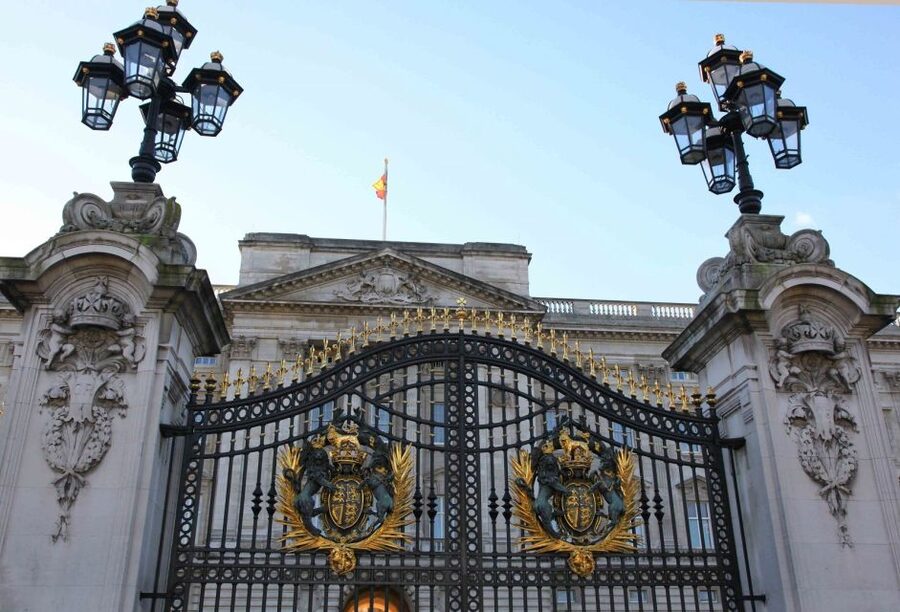 London: Buckingham Palace Entry Ticket & Royal Walking Tour - Why the Buckingham Palace State Apartments are worth planning around