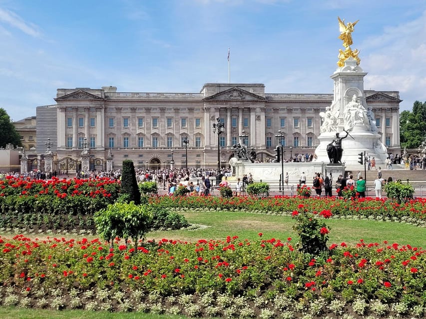 London: Buckingham Palace State Rooms & Royal Walking Tour - Entering Buckingham Palace State Rooms: what you will actually see