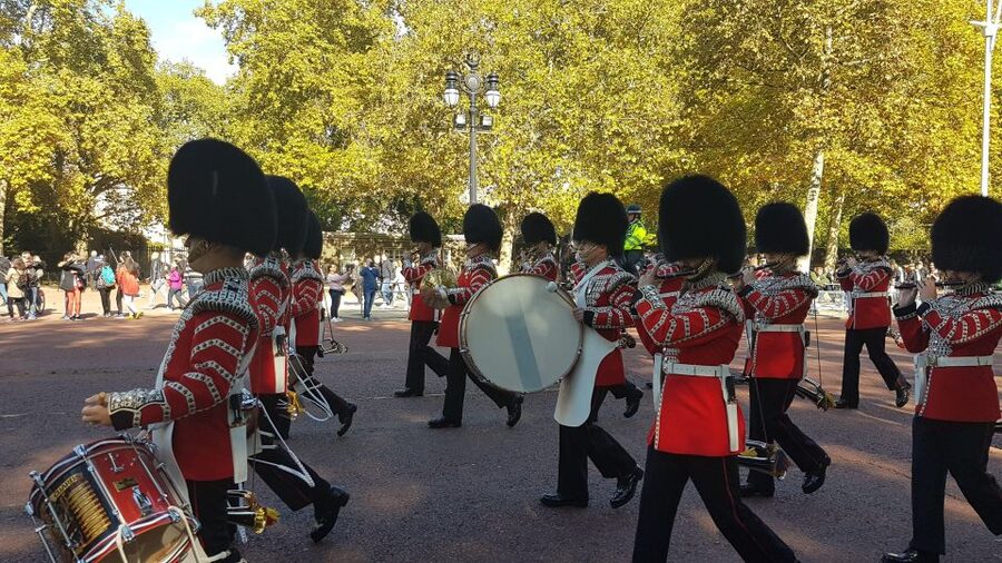 London: Buckingham Palace, Westminster Abbey & Big Ben Tour - A classic London walk from Green Park to Westminster