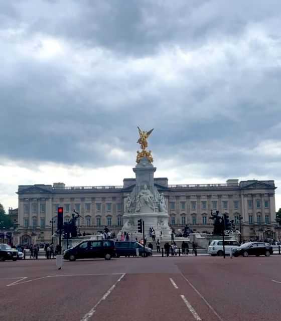 London: Buckingham Palace & Westminster Guided Walking Tour - Green Park meeting point, Fountain of Goddess Diana, and finding Z-Ocean Tours