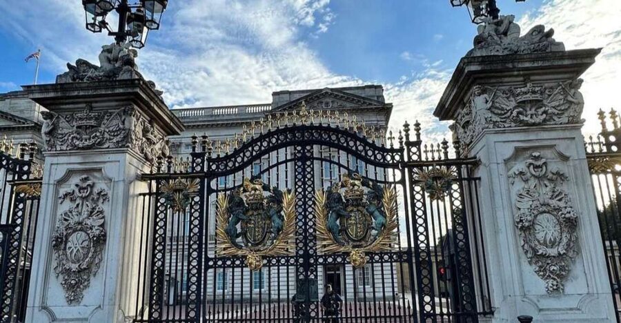 London: Buckingham Palace & Westminster Guided Walking Tour - What is included, what is not, and how to plan your ticket strategy