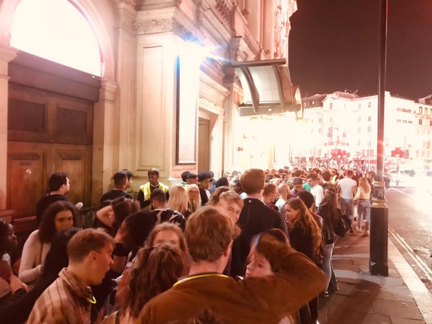 London: Camden Pub Crawl - Starting at Belushi’s Camden: meet the host and get moving fast