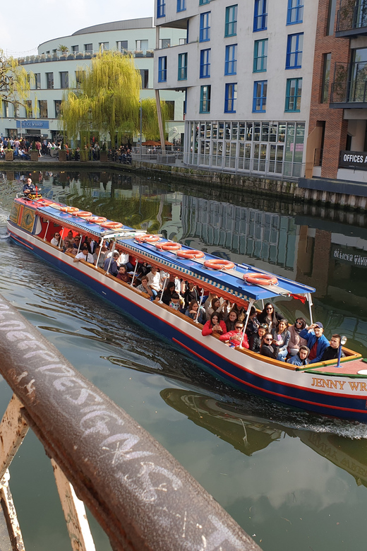 London: Canal Boat Ride on Camden Lock - How the guide commentary turns a boat ride into an easy history lesson