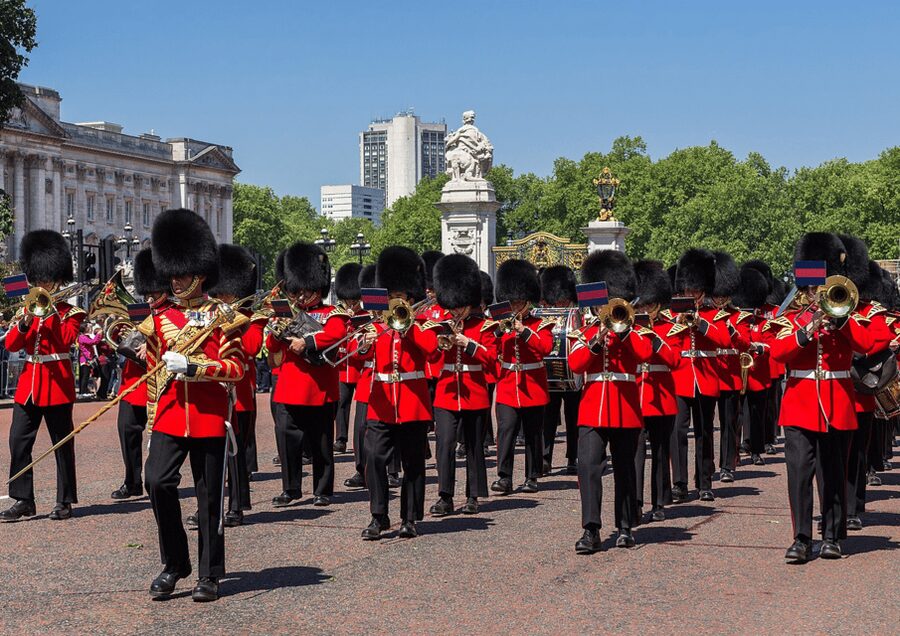 London: Changing of the Guard and Royal Palaces Walking Tour - Key highlights I’d circle on your London map