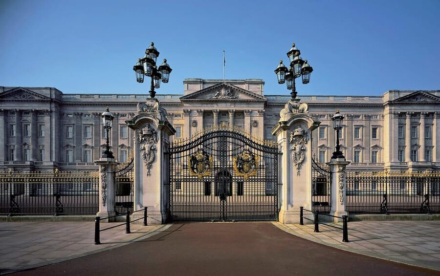 London: Changing of the Guard and Royal Palaces Walking Tour - What this London Changing of the Guard walk is really good for