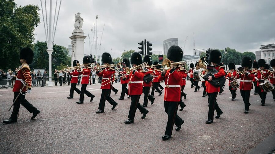 London: Changing of the Guard Experience and Landmarks Tour - Weather, Disruptions, and How to Stay Flexible