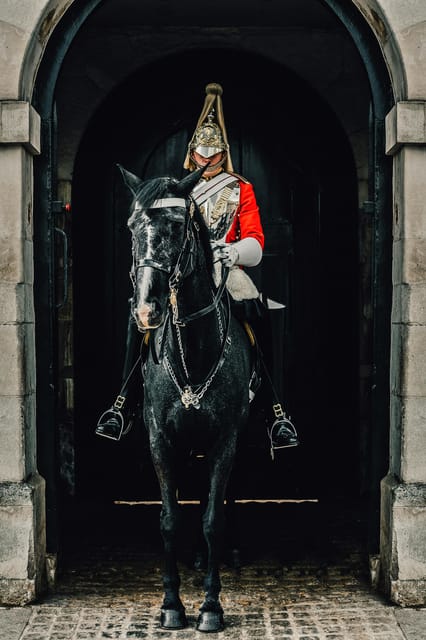 London: Changing of the Guard Experience and Landmarks Tour - Buckingham Palace to Parliament Square: Icons Plus the Details People Skip