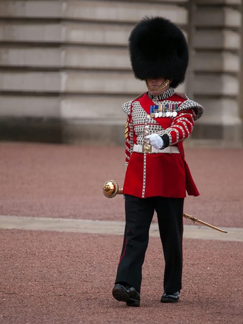 London: Changing of the Guard Experience and Landmarks Tour - Guide Quality, Languages, and the Human Touch (Barry and Morgane, for Example)