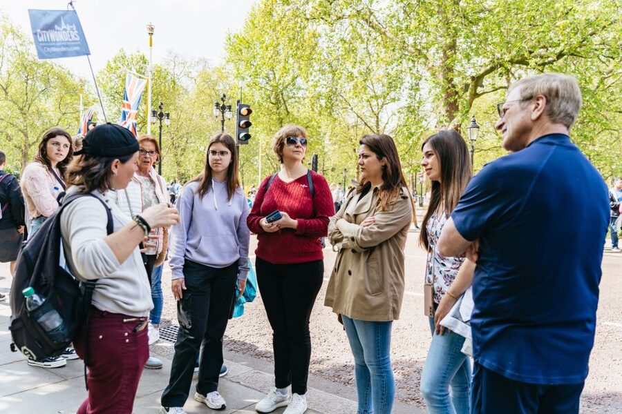 London: Changing of the Guard Tour by Buckingham Palace - Price and value: what $18 buys you in real time